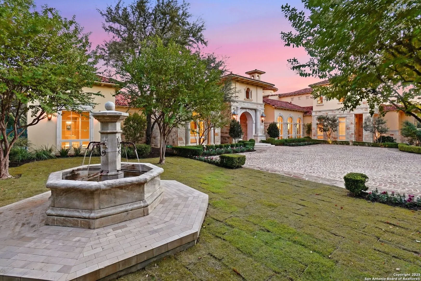 Exterior photo 4