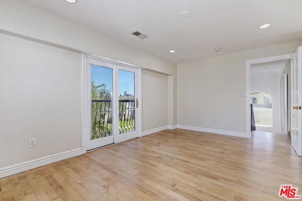 1471 S Crest Drive, Los Angeles, California, United States. - Photo 18