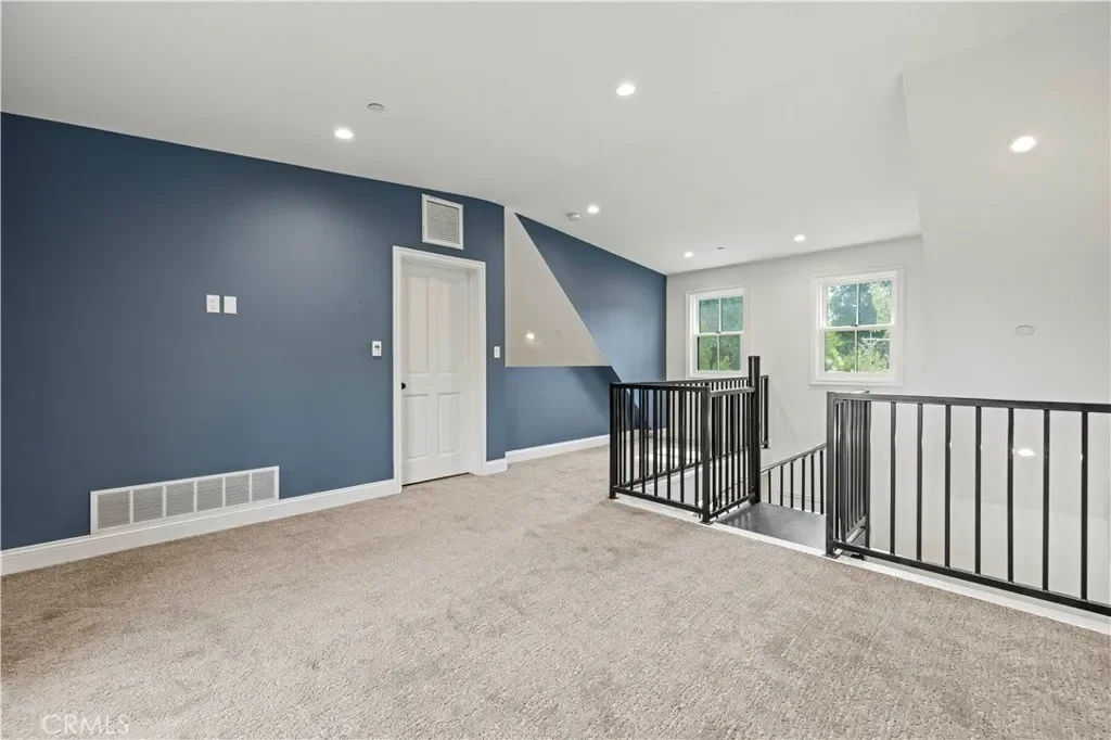 5200 Collier Place, Woodland Hills, CA, 91364, USA, Los Angeles, California, United States. - Photo 9