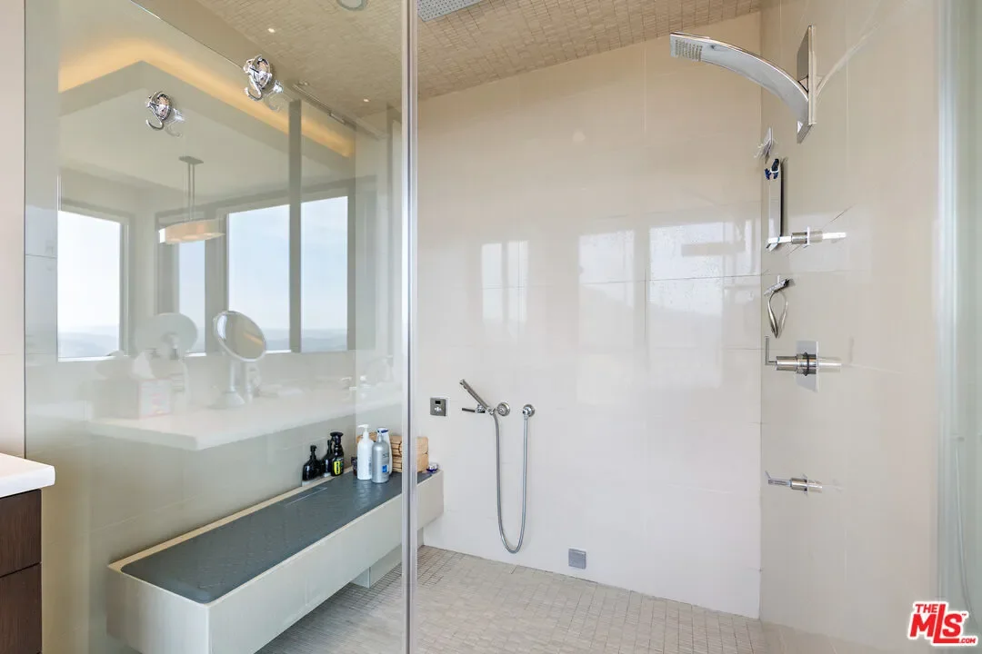 25155 Piuma Rd, Malibu, California, United States. - Photo 24