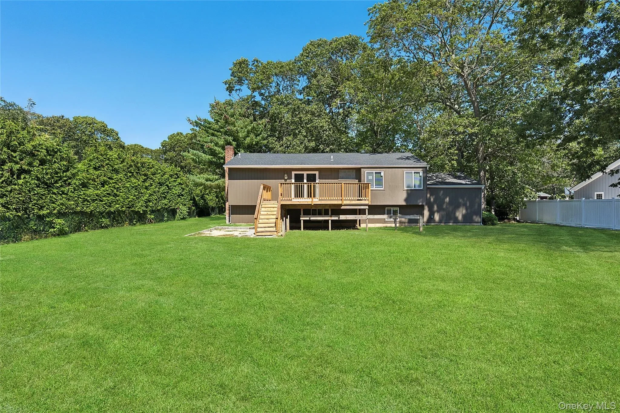 133 Trout Brook Lane, Aquebogue, New York, United States. - Photo 14