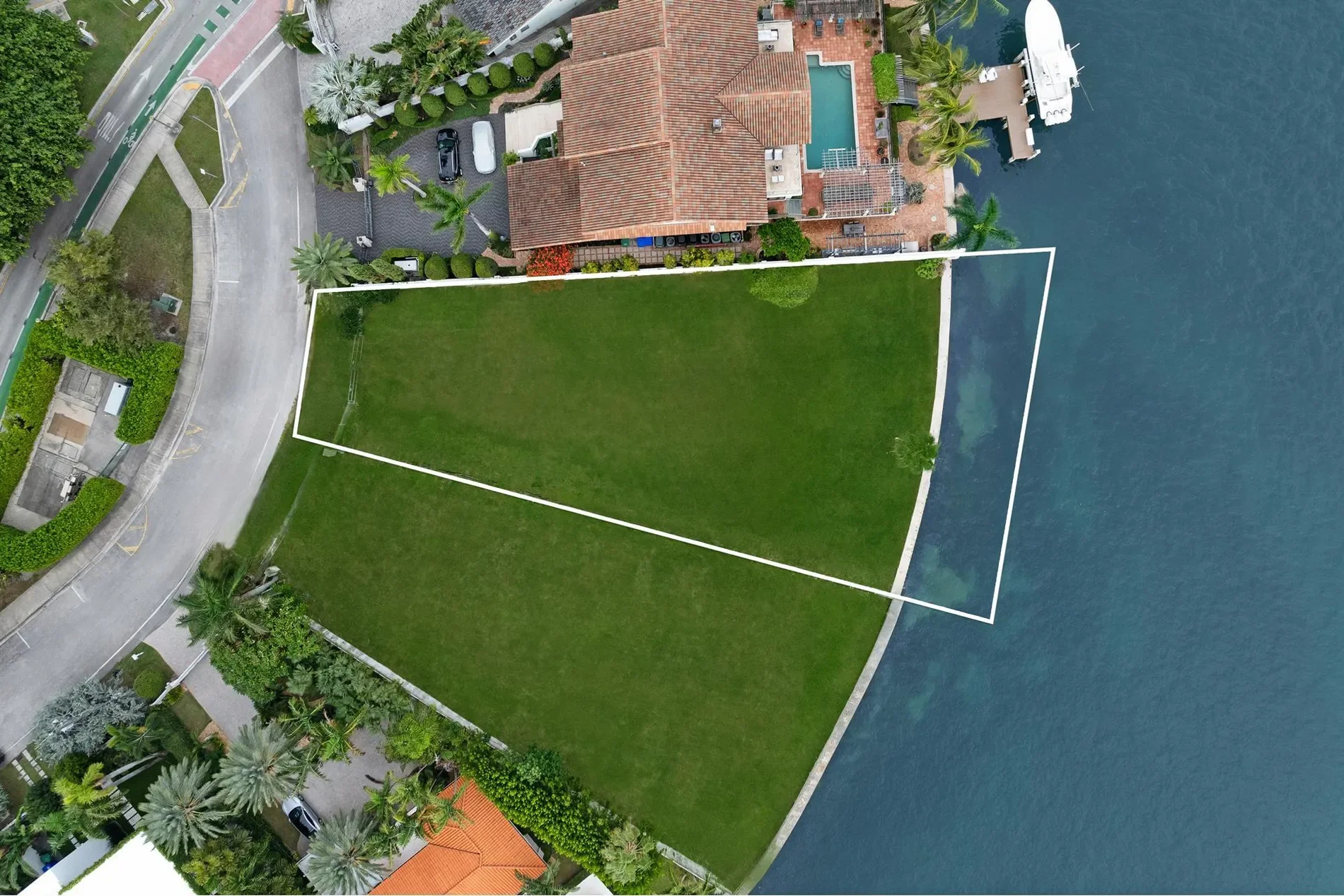 1386 S Venetian Way, Miami, Florida, United States. - Photo 7