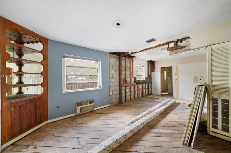 531 NE 55th Ter, Miami, Florida, United States. - Photo 10