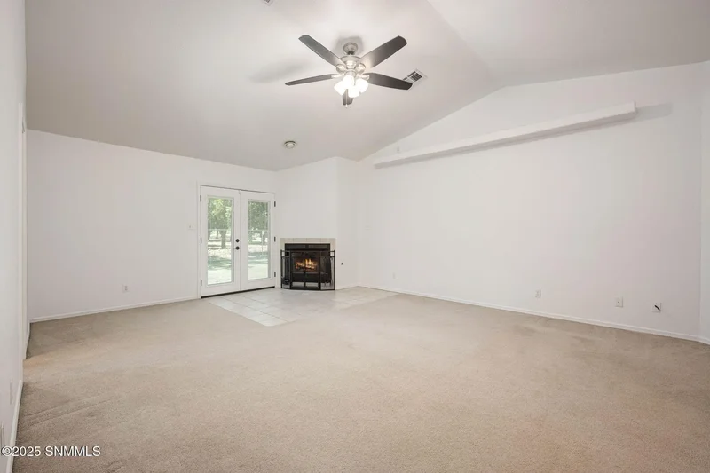 1810 S Fairacres Road, Las Cruces, NM 88005, Las Cruces, New Mexico, United States. - Photo 17