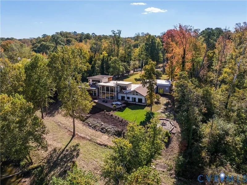 Architectural Riverfront Gem with Artistic Legacy
