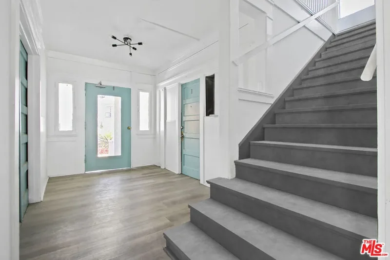 2694 James M Wood Boulevard, Los Angeles, California, United States. - Photo 12