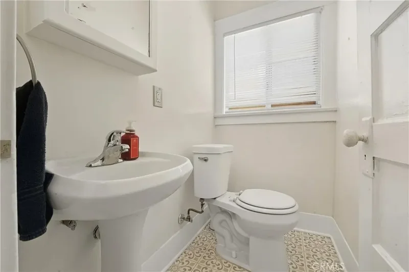 732 Saint Louis Avenue, Signal Hill, California, United States. - Photo 20