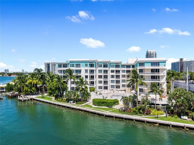 1 Century Ln, Miami Beach, Florida, United States. - Photo 26