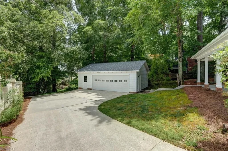 42 Kemp Road E, Greensboro, North Carolina, United States. - Photo 6