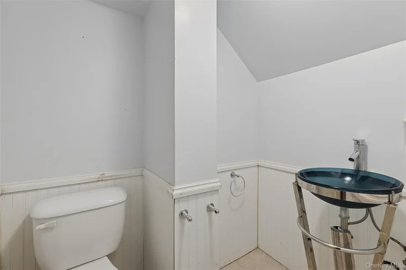329 N Wyoming Avenue, Massapequa, New York, United States. - Photo 15