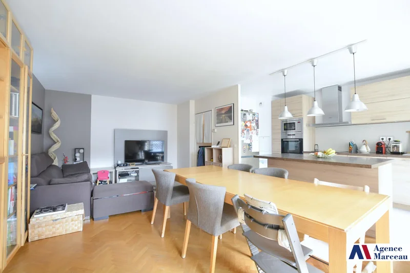 F4 with balconies + cellar & parking