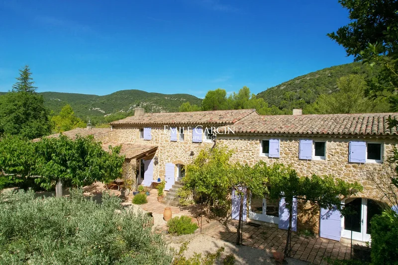 18th century Provençal Mas in the heart of the South Luberon