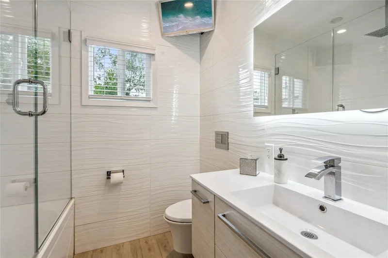 55 Duckpond Drive, Wantagh, New York, United States. - Photo 7