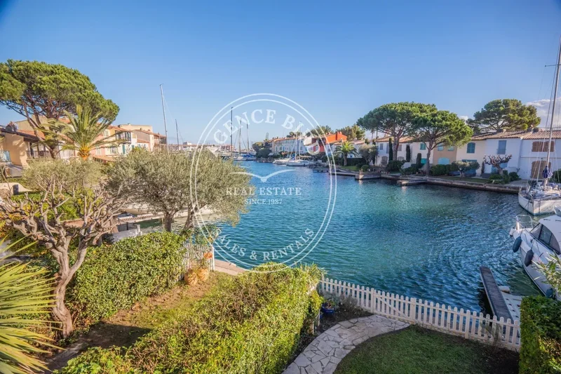Port-Grimaud : 2-bedroom house with mooring