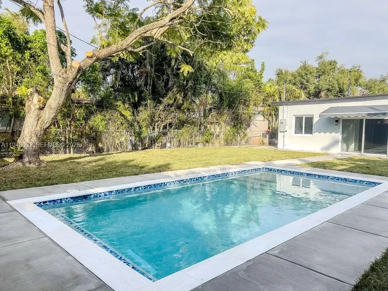588 Palmetto Dr, Miami Springs, Florida, United States. - Photo 51