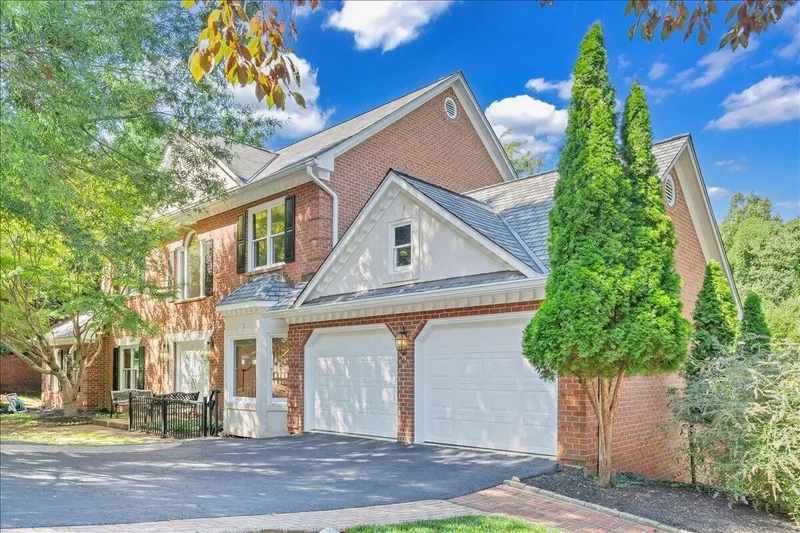 6787 Hidden Woods DR, Roanoke, VA 24018, Cave Spring, Virginia, United States. - Photo 2