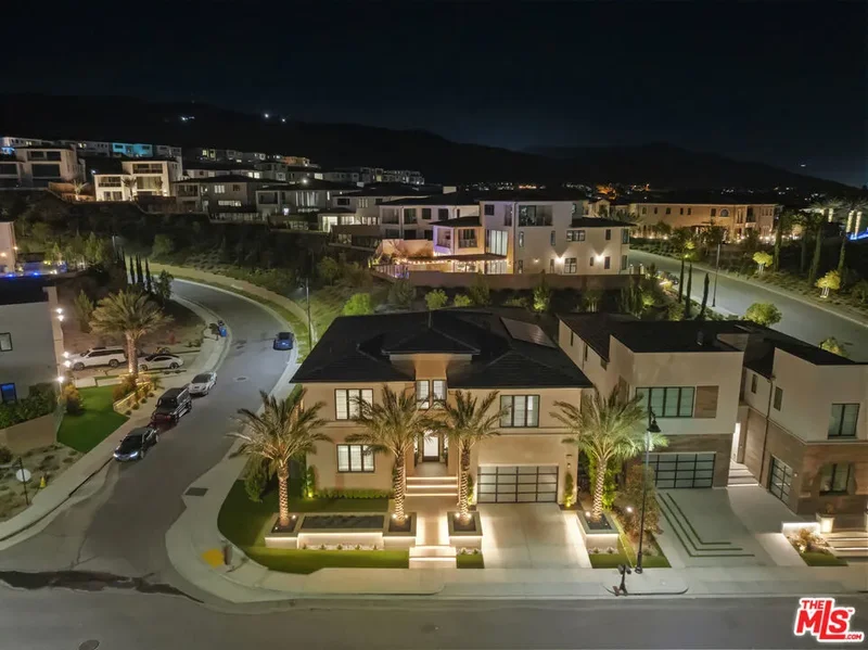 20211 W Liverpool Way, Los Angeles, California, United States. - Photo 59