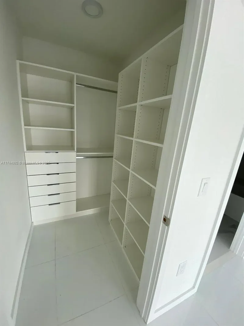851 NE 1st Ave 2612, Miami, Florida, United States. - Photo 43
