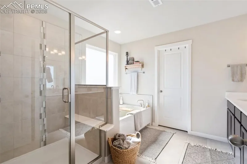 5204 Roundhouse Drive, Colorado Springs, CO 80925, Colorado Springs, Colorado, United States. - Photo 27