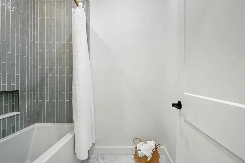 108 Rue Bellevue, Bromont, Quebec, Canada. - Photo 34