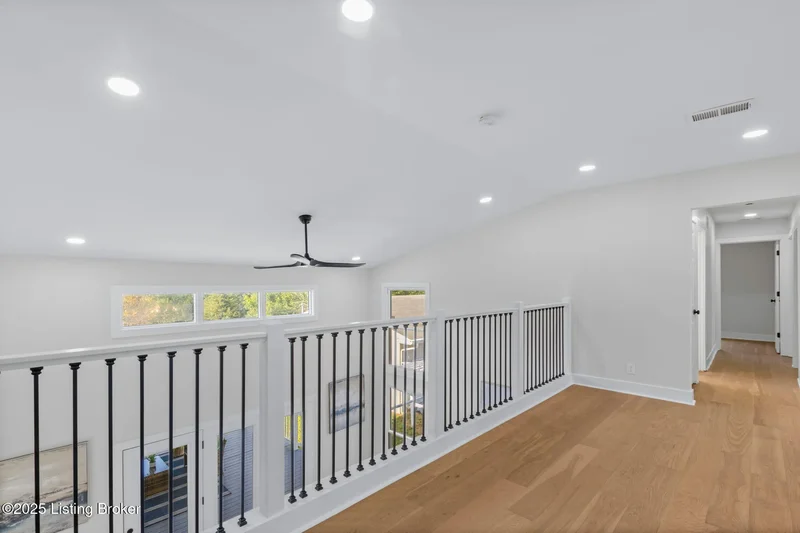 6803 Brownsboro Rd, Louisville, KY 40222, Glenview, Kentucky, United States. - Photo 15