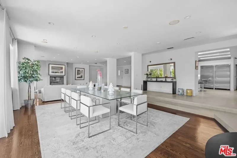 9626 Highridge Drive, Beverly Hills, California, United States. - Photo 2