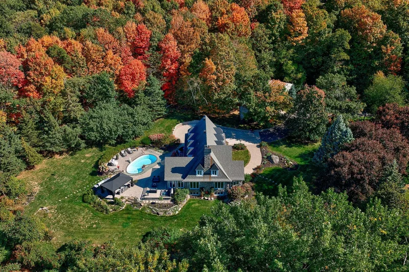 581 Rue Ernest-Choquette, Mont-Saint-Hilaire, Quebec, Canada. - Photo 68