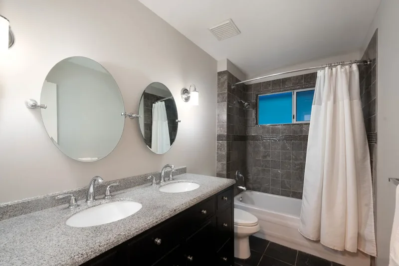 2823 Thimbleberry Ct, Coquitlam, BC V3E 2T3, Canada, Coquitlam, British Columbia, Canada. - Photo 37