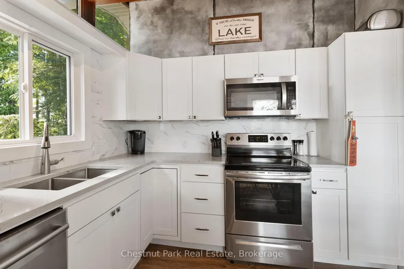 76 Birch Island, Milford Bay, Ontario, Canada. - Photo 18