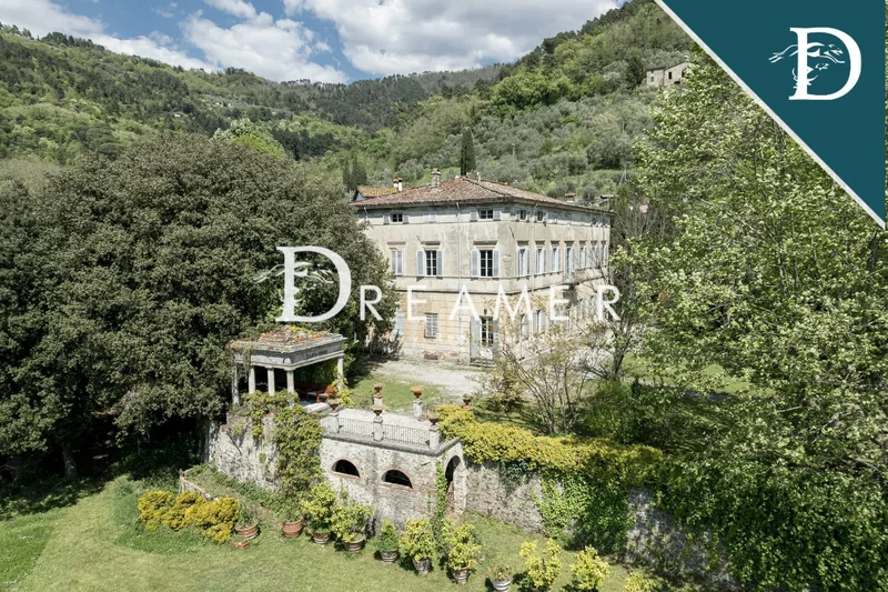 Majestic Villa for sale in Lucca, Ponte a Moriano