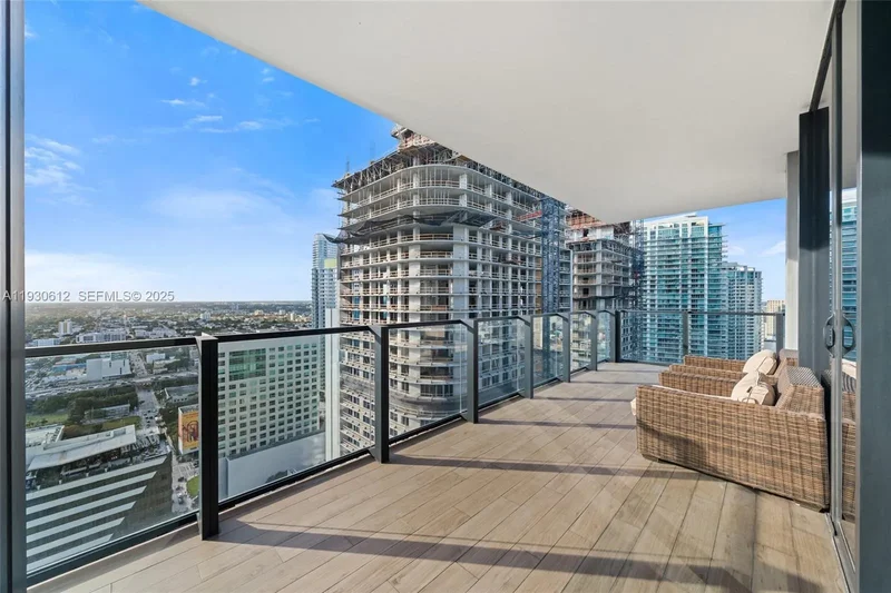 88 SW 7th St 3212, Miami, FL, 33130, USA, Miami, Florida, United States. - Photo 11