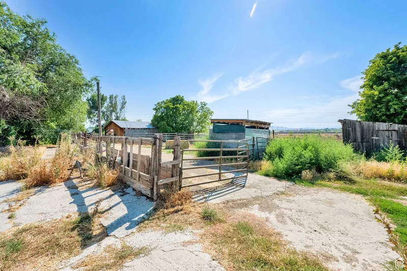 1632 S MAIN ST, Springville, Utah, United States. - Photo 27