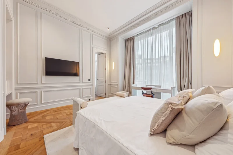 PARIS, J 75008, Paris, Île-de-France, France. - Photo 11