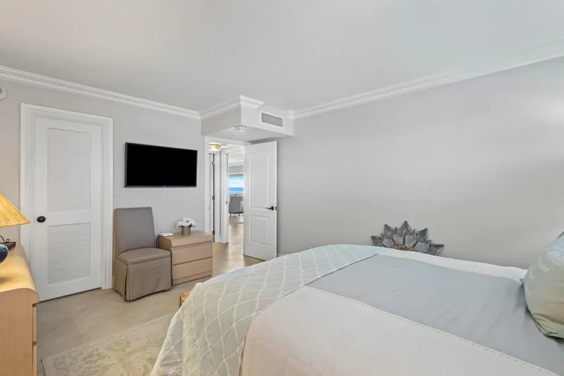 1012 N Ocean Boulevard, Hillsboro Beach, Florida, United States. - Photo 35