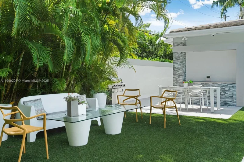1616 S Bayshore Dr, Miami, Florida, United States. - Photo 41