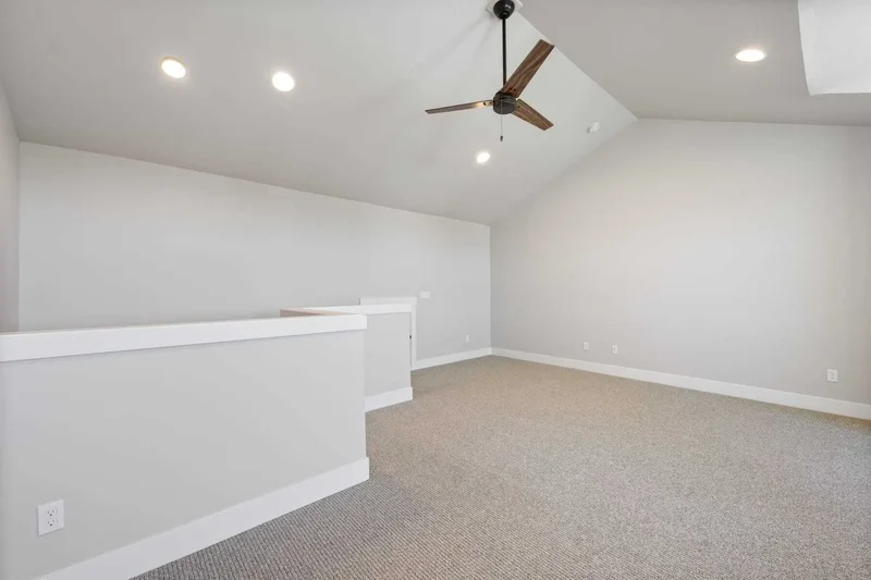 20530 NE Empire Avenue , Bend, OR 97701, Bend, Oregon, United States. - Photo 15
