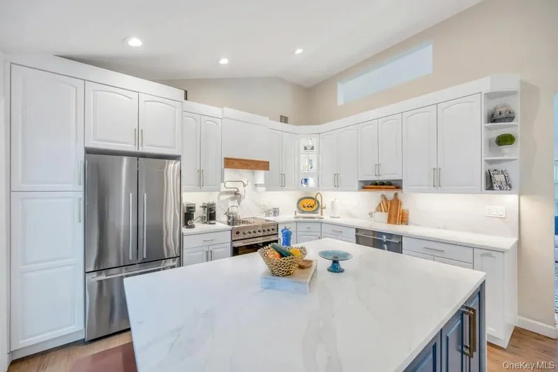 5 Frostfield Place, Melville, NY 11747, Melville, New York, United States. - Photo 16
