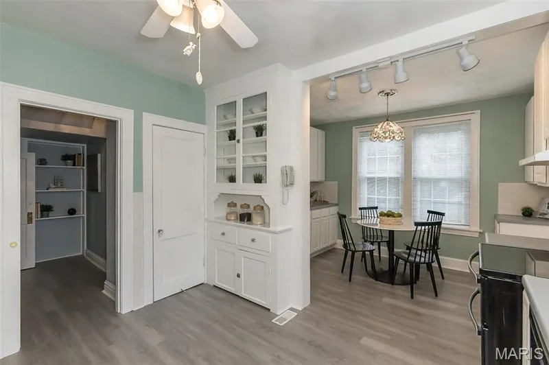 9320 Lincoln Drive, Sunset Hills, Missouri, United States. - Photo 24