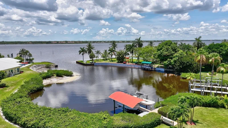 2660 NW Collins Cove Road, Stuart, Florida, United States. - Photo 8