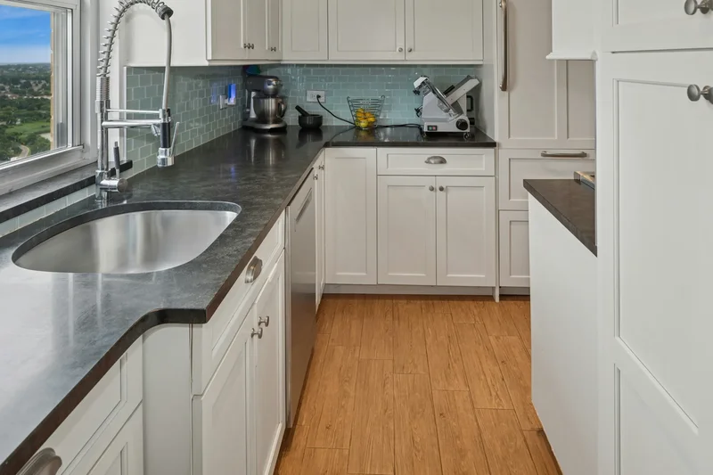 -11 QUEENS BLVD, New York, New York, United States. - Photo 14