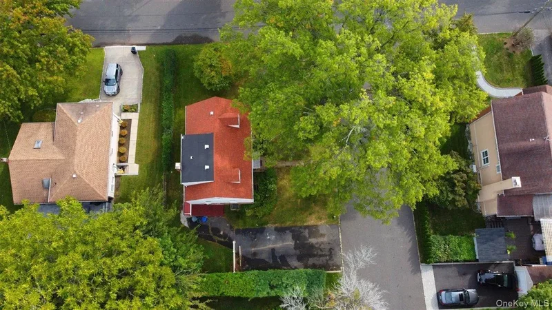 106 Grandview Avenue, Great Neck, NY 11020, Great Neck, New York, United States. - Photo 16