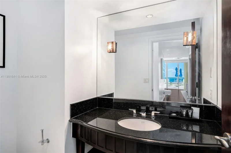 4391 Collins Ave 512, Miami Beach, Florida, United States. - Photo 11