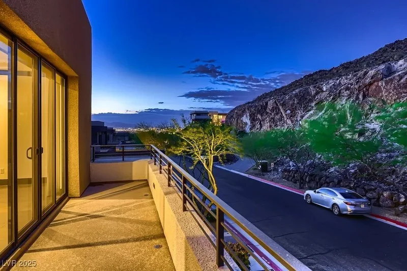 917 Vegas View Drive, Henderson, Nevada, United States. - Photo 55