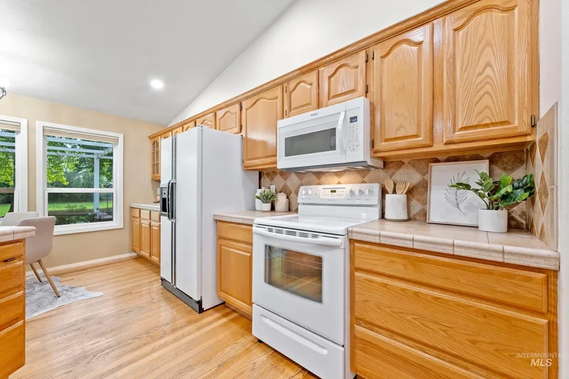 1399 Newfield Drive West, Eagle, ID 83616, Eagle, Idaho, United States. - Photo 11