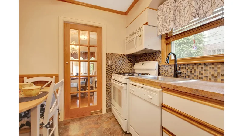 18 School Street, Malverne, New York, United States. - Photo 10