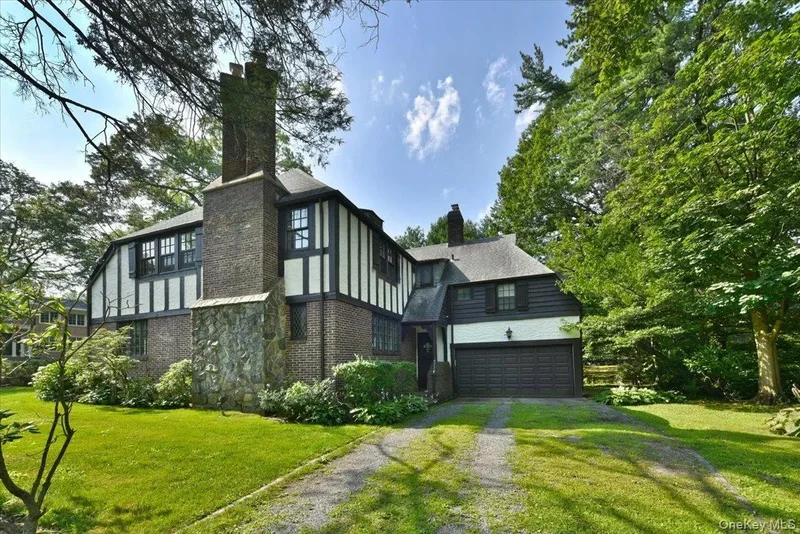 1 Linford Road, Great Neck, NY 11021, Great Neck, New York, United States. - Photo 20