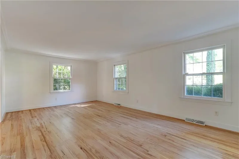 42 Kemp Road E, Greensboro, North Carolina, United States. - Photo 18
