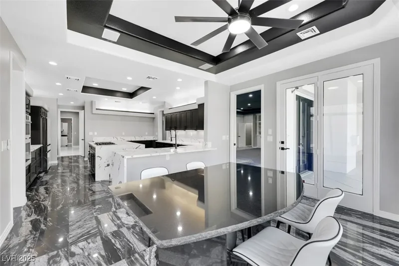 3860 Hildebrand Lane, Las Vegas, Nevada, United States. - Photo 12