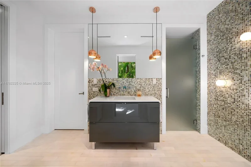 180 Cape Florida Dr, Key Biscayne, Florida, United States. - Photo 91