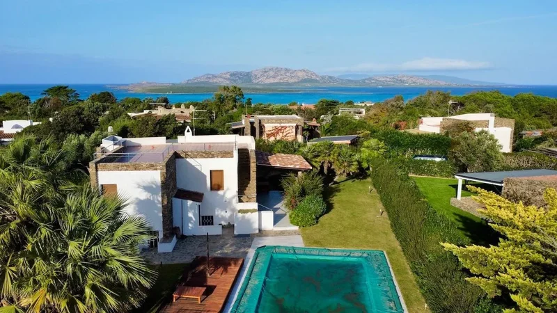 Villa in vendita a Stintino(SS) in Ottimo composto da 8vani